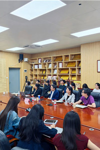 彭锋教授讲授人文大讲堂第六讲“从分析到综合：我的艺术学研究历程”